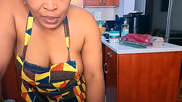 Snapshot of GiantBootyMilf chatting on September 23, 8:34 pm GiantBootyMilf online show from September 23, 8:34 pm