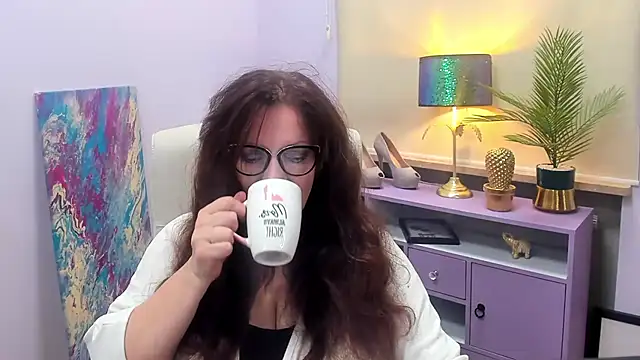 Alice xHeart online show from December 3, 6:15 am