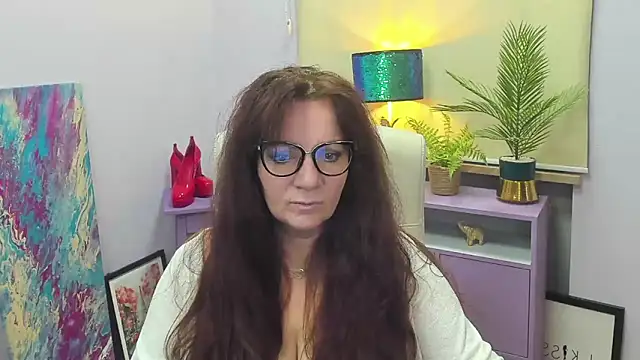 Alice xHeart online show from February 13, 6:30 am