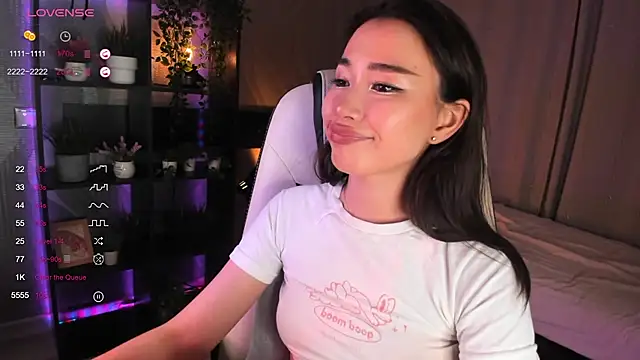 sensualily online show from October 12, 1:32 pm