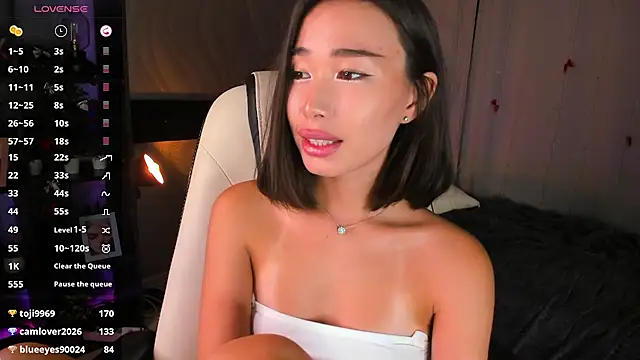 Snapshot of sensualily chatting on April 15, 7:58 pm sensualily online show from April 15, 7:58 pm
