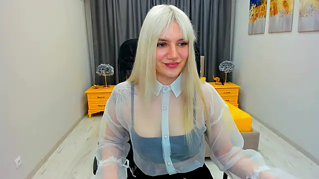 Snapshot of SelenaeMoore chatting on January 22, 7:34 pm SelenaeMoore online show from January 22, 7:34 pm