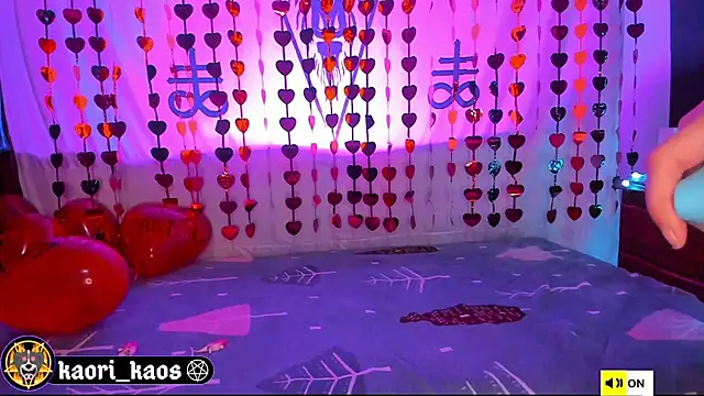 Snapshot of kaos_room chatting on February 6, 2:22 am kaos room online show from February 6, 2:22 am