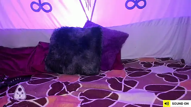 Snapshot of kaos_room chatting on February 19, 2:44 am kaos room online show from February 19, 2:44 am