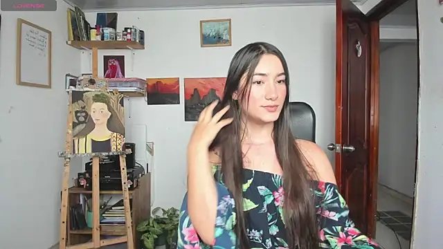 Snapshot of Amelie__88 chatting on December 13, 9:09 pm Amelie 88 online show from December 13, 9:09 pm