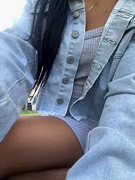 NAUGHTY LITTLE 18 online show from October 6, 9:12 pm