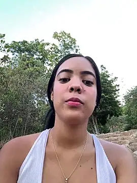 NAUGHTY LITTLE 18 online show from June 17, 10:21 pm
