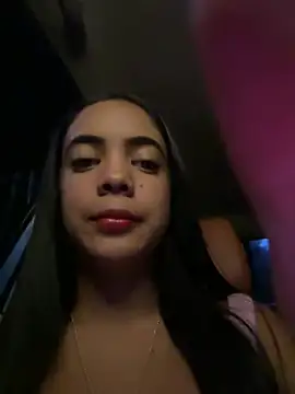 NAUGHTY LITTLE 18 online show from August 5, 3:31 am