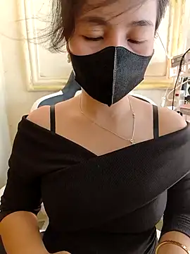 Snapshot of lyna_bl chatting on March 7, 4:35 am lyna bl online show from March 7, 4:35 am