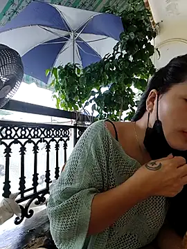 Snapshot of lyna_bl chatting on October 8, 1:58 am lyna bl online show from October 8, 1:58 am