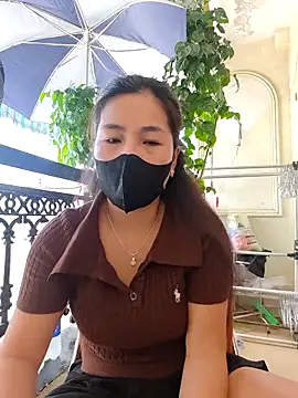 Snapshot of lyna_bl chatting on October 9, 2:20 am lyna bl online show from October 9, 2:20 am