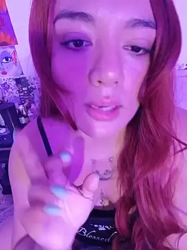 Snapshot of kitten_sweet chatting on June 6, 2:27 am kitten sweet online show from June 6, 2:27 am