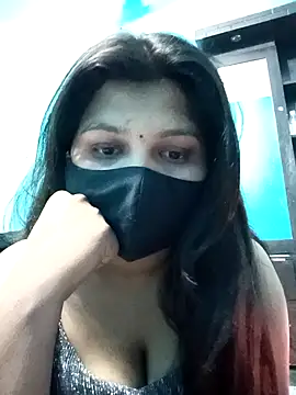 Snapshot of Priya-89 chatting on December 18, 7:04 am Priya-89 online show from December 18, 7:04 am