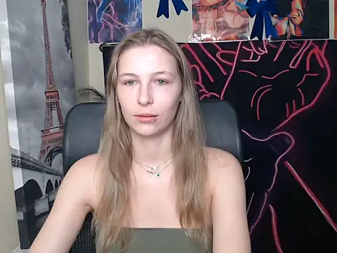 StrangerGi online show from June 14, 6:15 am