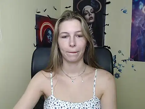 StrangerGi online show from June 29, 5:57 am