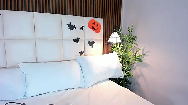 CailynBrowm online show from October 28, 4:27 am