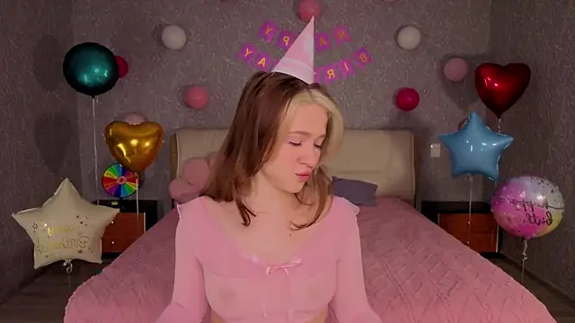 luna cross online show from June 5, 5:25 am