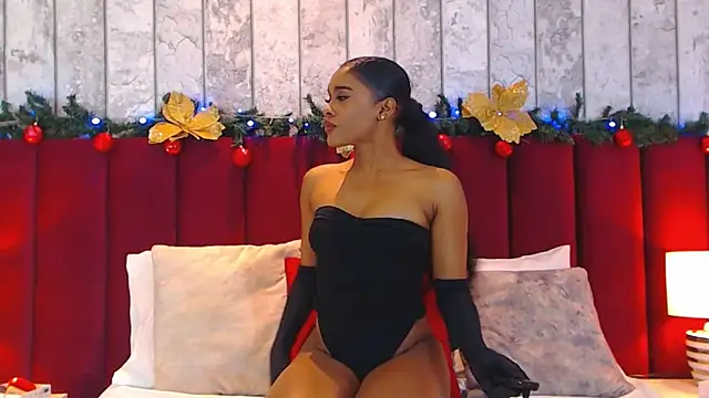 Snapshot of AngelinaBoss chatting on December 21, 9:36 pm AngelinaBoss online show from December 21, 9:36 pm