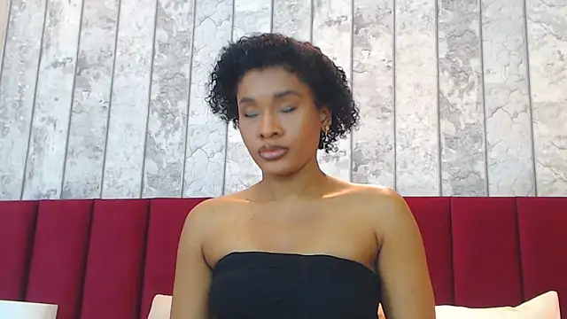 Snapshot of AngelinaBoss chatting on February 26, 7:49 pm AngelinaBoss online show from February 26, 7:49 pm