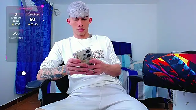 thiagomurphyy online show from December 3, 4:03 am