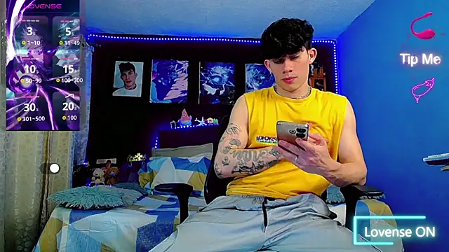 thiagomurphyy online show from November 19, 1:27 am