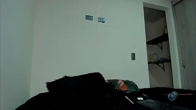 Snapshot of Nina_Fuentes chatting on February 11, 1:31 am Nina Fuentes online show from February 11, 1:31 am