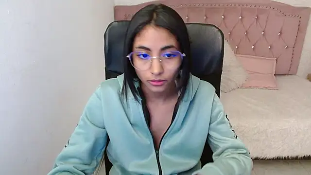 shaneelle online show from February 4, 9:28 am