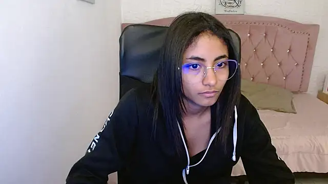 shaneelle online show from March 3, 9:22 am