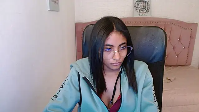 shaneelle online show from March 22, 9:34 am