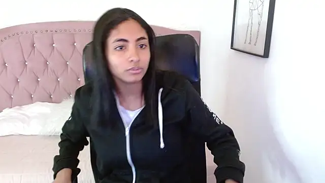 shaneelle online show from November 11, 3:06 am