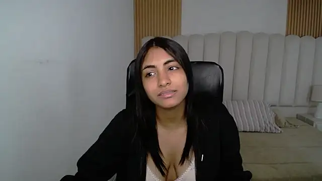 shaneelle online show from May 21, 12:12 pm
