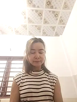 Sexy-ladyboobs20 online show from October 5, 1:15 am