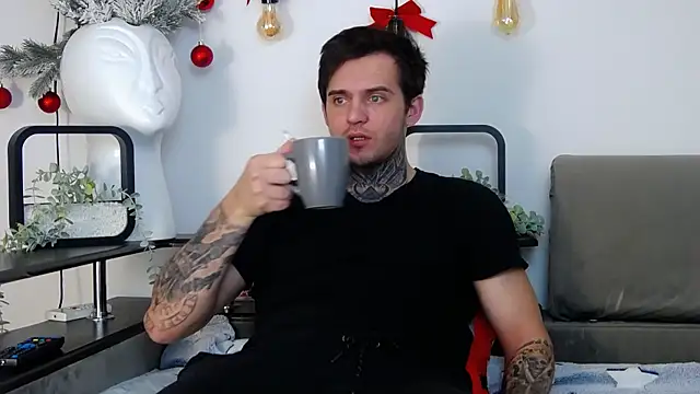 Snapshot of CarterCole chatting on December 26, 7:35 am CarterCole online show from December 26, 7:35 am