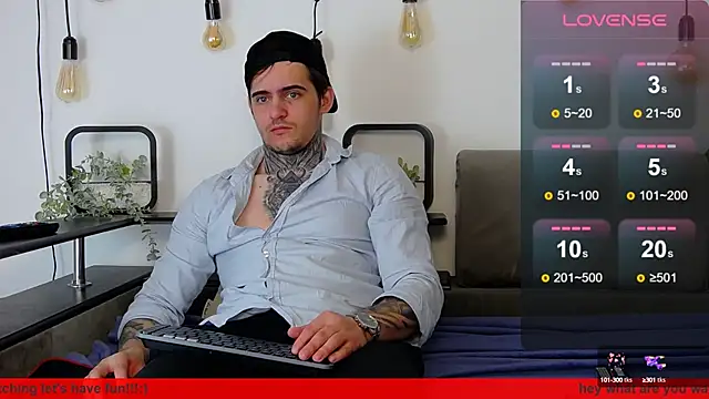 Snapshot of CarterCole chatting on February 24, 7:22 am CarterCole online show from February 24, 7:22 am