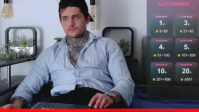 Snapshot of CarterCole chatting on March 3, 4:35 pm CarterCole online show from March 3, 4:35 pm