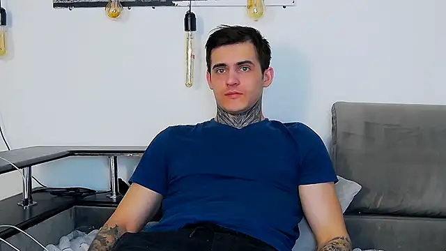 CarterCole online show from February 7, 6:22 pm