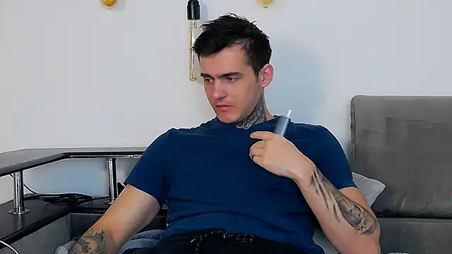 CarterCole online show from February 8, 8:18 am