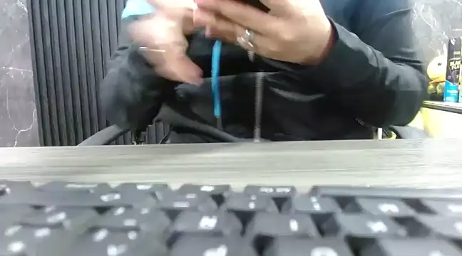 Miel canela online show from March 4, 2:49 am