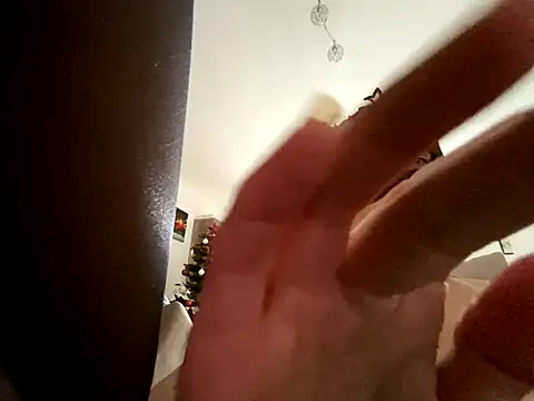 Snapshot of Marilou1983 chatting on December 5, 12:55 pm Marilou1983 online show from December 5, 12:55 pm