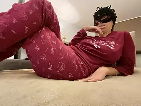 Snapshot of Marilou1983 chatting on January 14, 5:56 pm Marilou1983 online show from January 14, 5:56 pm