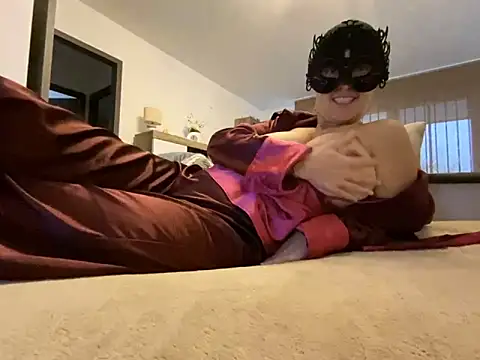 Snapshot of Marilou1983 chatting on February 6, 8:07 am Marilou1983 online show from February 6, 8:07 am