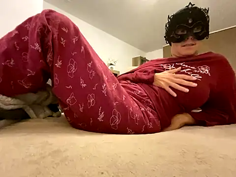 Snapshot of Marilou1983 chatting on September 18, 8:11 pm Marilou1983 online show from September 18, 8:11 pm