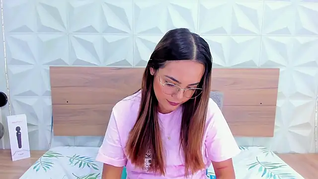 Stacey white  online show from February 4, 8:28 pm