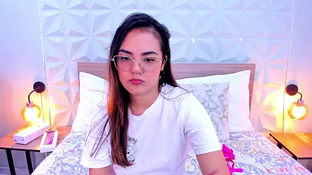 Stacey white  online show from September 27, 8:03 pm