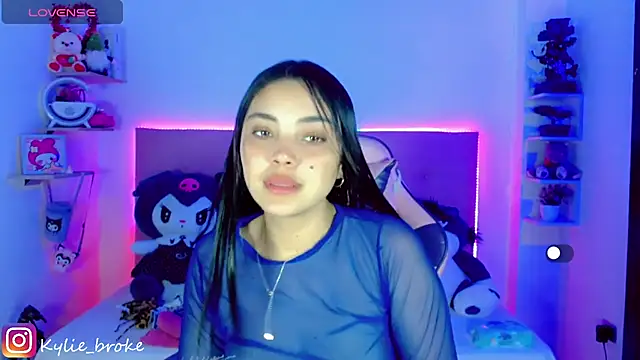 Snapshot of Kylie_brokee chatting on February 3, 9:07 pm Kylie brokee online show from February 3, 9:07 pm