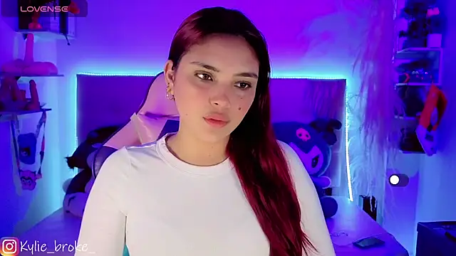 Snapshot of Kylie_brokee chatting on November 28, 9:06 pm Kylie brokee online show from November 28, 9:06 pm