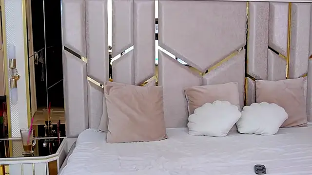 AnnabelleWest online show from December 10, 7:37 am