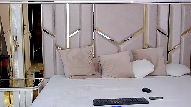 AnnabelleWest online show from January 4, 6:19 am