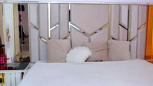 AnnabelleWest online show from March 18, 10:25 am