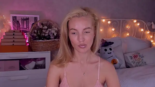 aestetick online show from October 26, 10:21 am